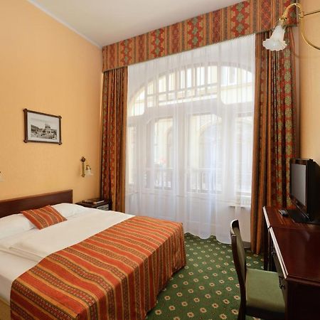 Palatinus Grand Hotel Печ Экстерьер фото